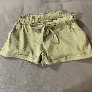 Cuffed paper bag shorts